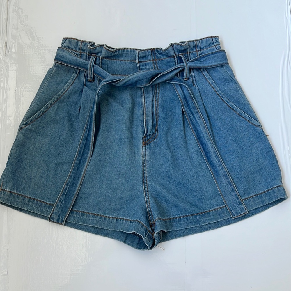 Forever 21 Denim Shorts with Belt, Paper Bag Waist, High Rise, Size Large, NWT
